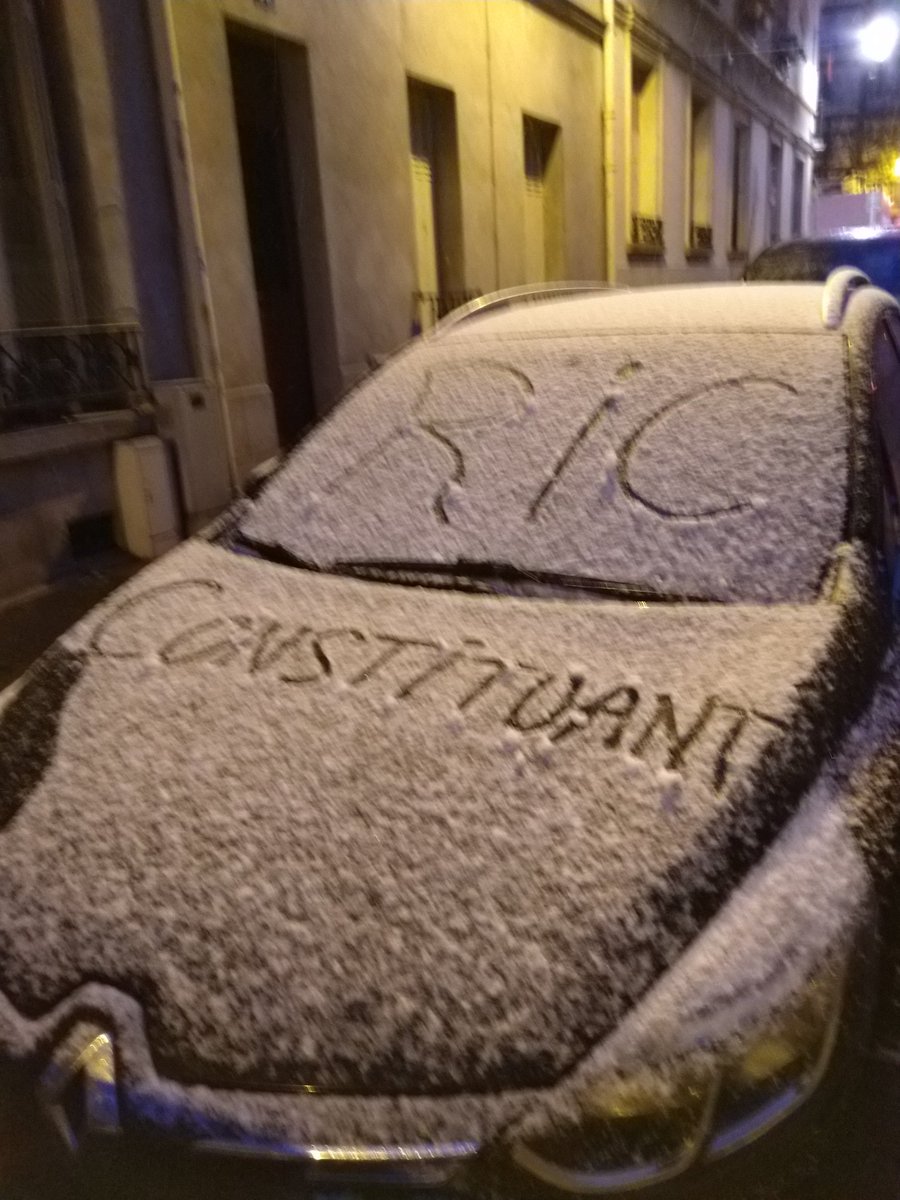 Montrouge4d's tweet photo. Il neige 😃 https://t.co/M9rsNPPs1k
