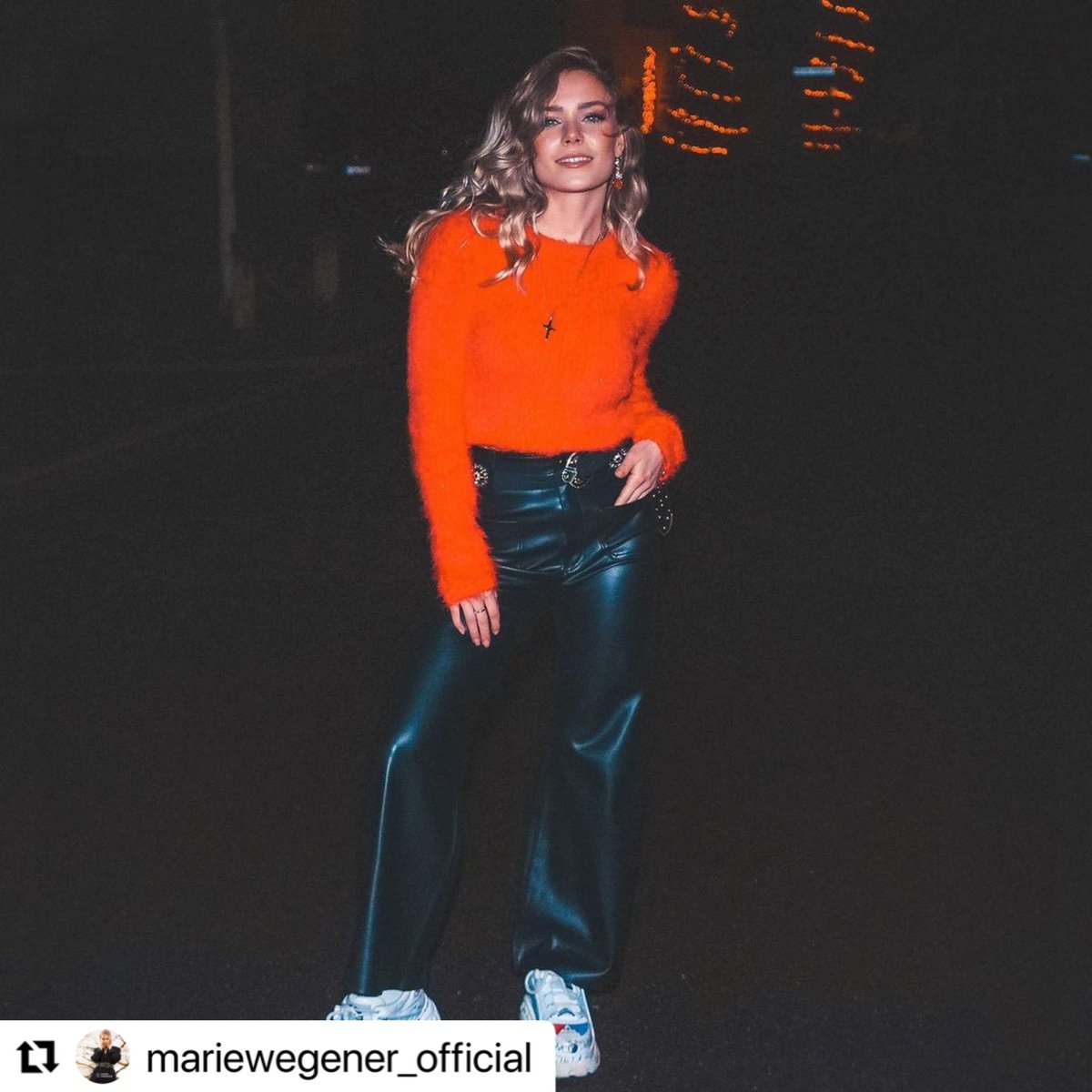 schlagerisgeil's tweet photo. #Repost @mariewegener_official with @use.repost
・・・
Wer kämpft kann zwar verlieren, aber wer nicht kämpft, hat schon verloren! Merkt euch das 🙏❤️ #newpic #staystrong #almostchristmas #teammarie #mariewegener❤❤❤ #fyp #fy https://t.co/fwIjTrE0Zr