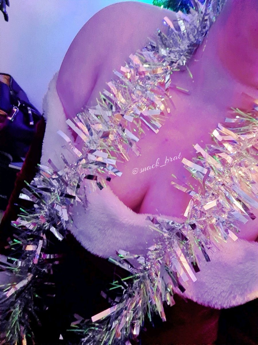 Day 1 of 12 Days of Bratmas🎄 a little teaser to start us off! #12DaysOfChristmas #12days #Christmas #nsfw #naughtychristmas