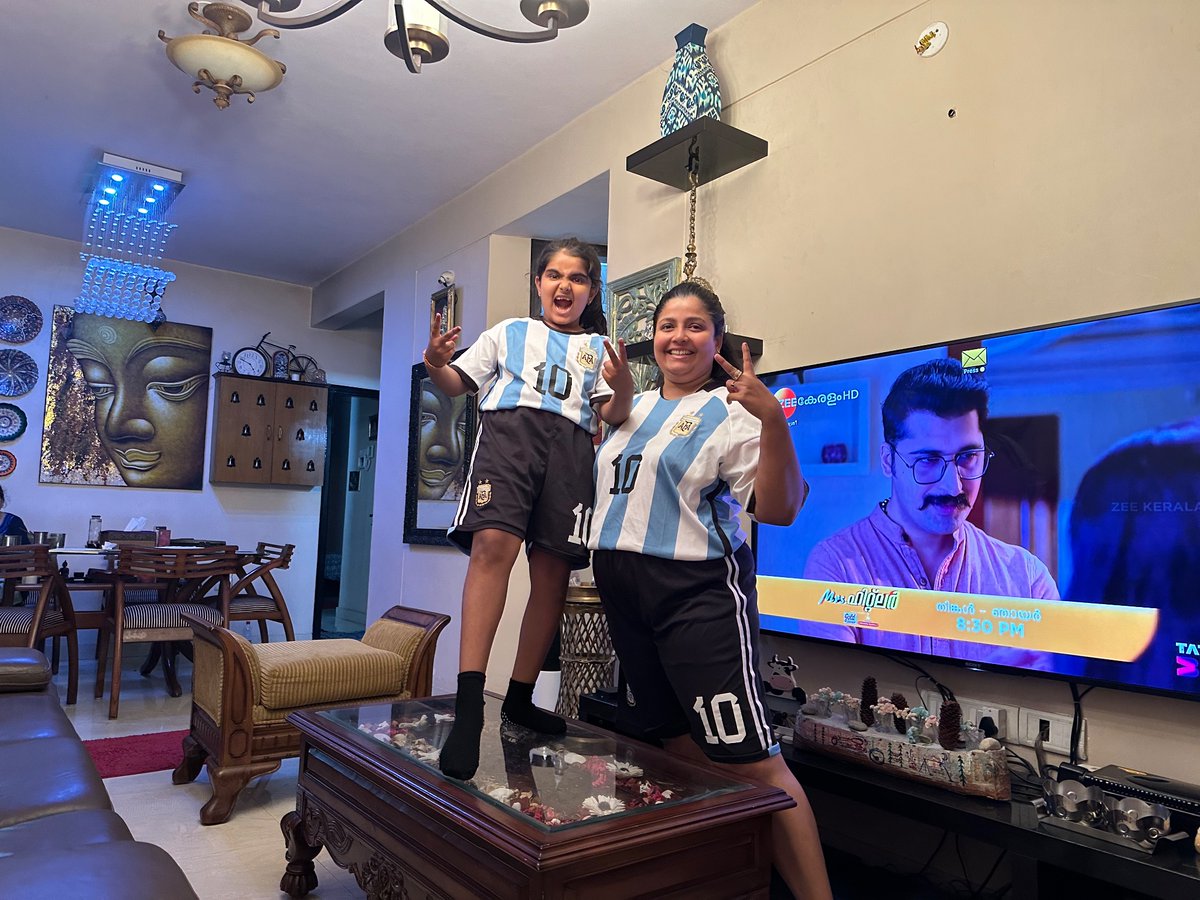 rasmik6's tweet photo. Football fever in the air!! Niharika supporting Argentina 

@TeamMessi @imessi 
@KNargish @sydneydxb @Rohinipathak30 @parizad_parakh @NishiMohan2 https://t.co/Iygs9GgGNX