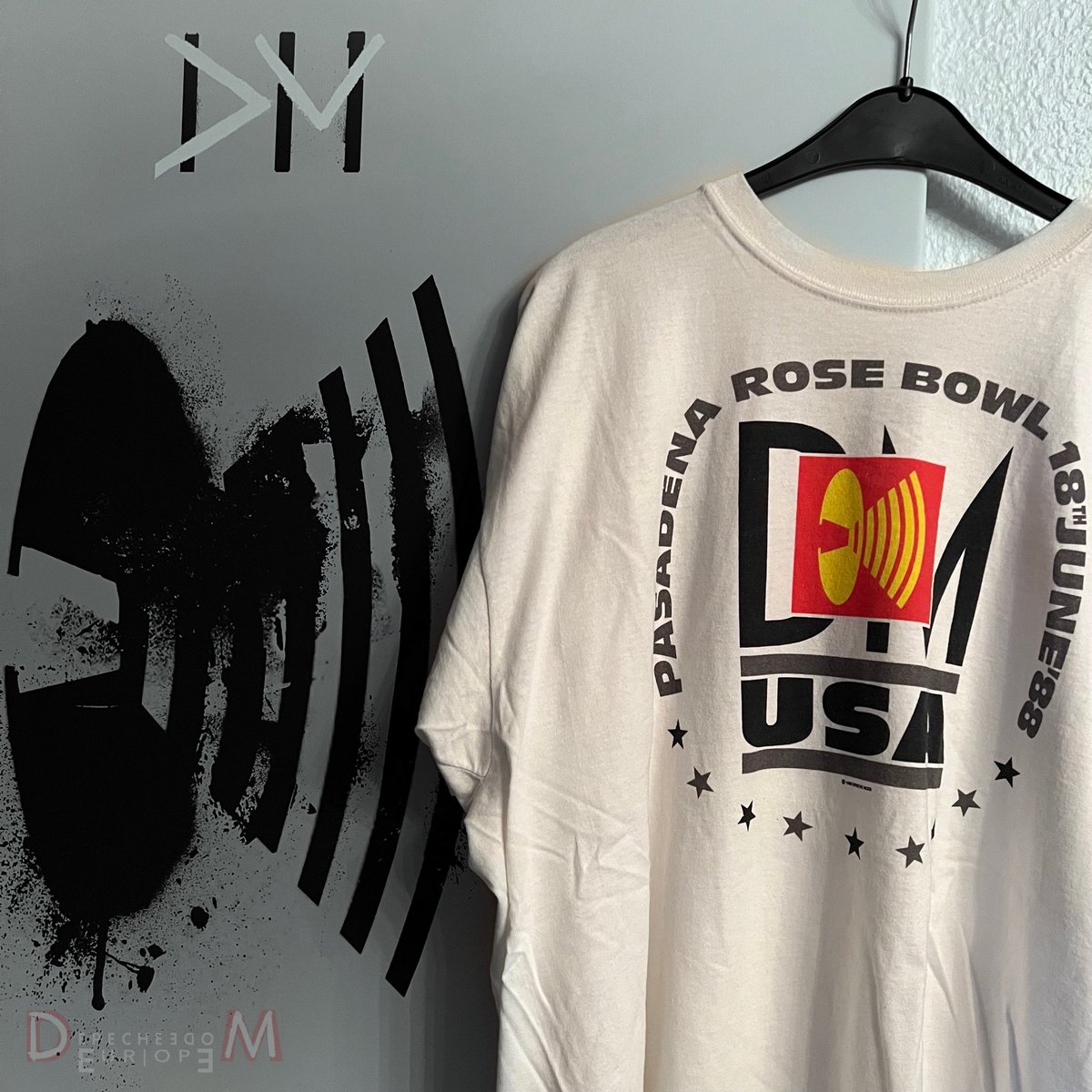 #depechedecember today: favourite DM shirt 🤩🖤 
#DepecheMode #musicforthemasses #rosebowl