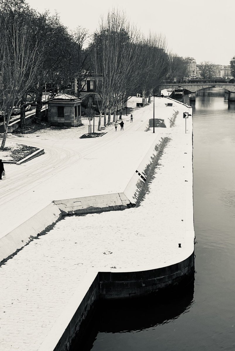 Paris et ses bords de Seine enneigés…