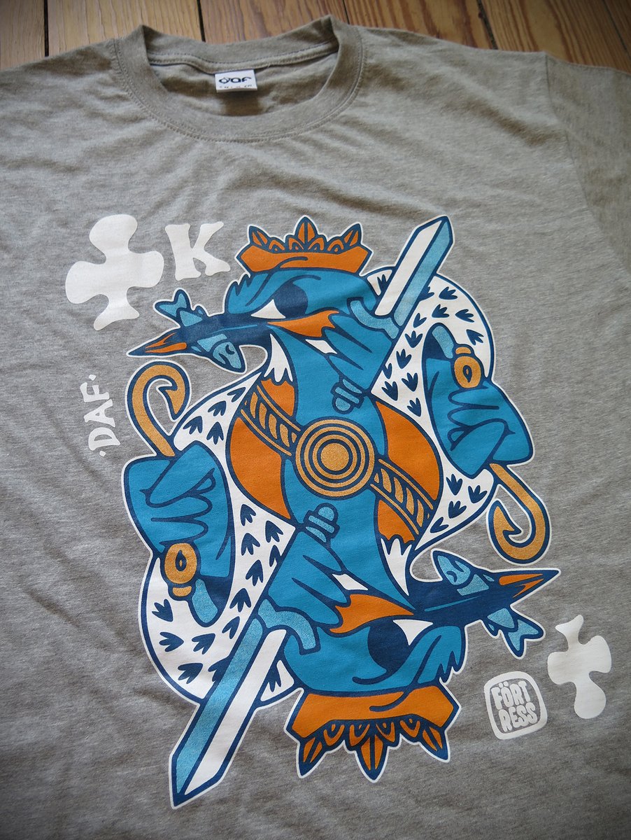 FlyingFortress_'s tweet image. "King Fisher" / t-shirt design for @DichtamFisch 

#kingfisher #tshirtdesign #awhileago #fromthearchives #anglerstuff #kartenspiel