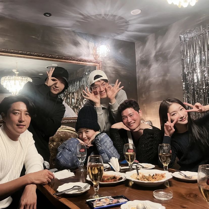 jgthaifamily_'s tweet photo. 20221213 #อีจุนกิอัปเดต IG

[แปล] 
Again ทีมที่น่ารักของผม พบปะกัน Again ❤️ 
แล้วก็วิ่งแก้เมาค้างครับ🤙
-
Again my lovely team meet Again ❤️ 
그리고 해장 러닝🤙
https://t.co/kR8wxY6jio
#Againmylife #어게인마이라이프 #Againma #어겐마 #이준기 #LeeJoonGi #อีจุนกิ #ลีจุนกิ #LeeJunKi https://t.co/dj7AabnYM6