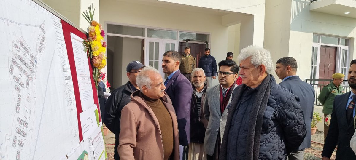 OfficeOfLGJandK's tweet photo. Site inspection of transit accommodations for PM Package employees at Baramulla and Bandipora. Ascertained the progress of the work being carried out at the two sites, and laid emphasis on timely completion of the works. https://t.co/JJrUtCNtoL