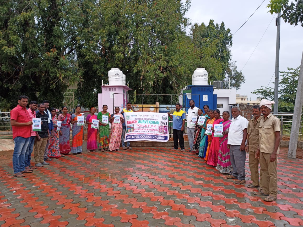 SwachhBharatGov's tweet photo. Telangana's #DubbakMunicipality has organised the Toilet 2.O campaign in a collaboration with #BharatFuelStation, radiating the colours of #HolisticCleanliness in the city &amp; motivating people to perform their duties in maintaining the Public &amp; Community Toilets

#PeopleForToilets https://t.co/yElHncfJlD