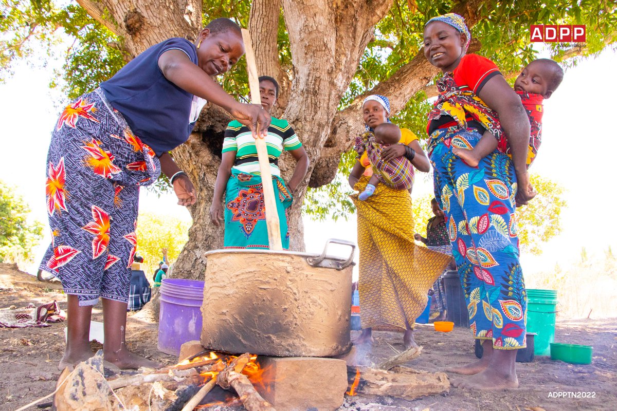 adppmozambique's tweet photo. Os grupos de #Nutrição no projecto #TransformNutrition tem um papel crucial na mudança de mentalidade em relação à #alimentação. Os resultados estão cada vez mais visíveis, as crianças estão cada vez mais saudáveis e #felizes! @USAIDMozambique @HumanaHPP https://t.co/hd2vNd9N2h