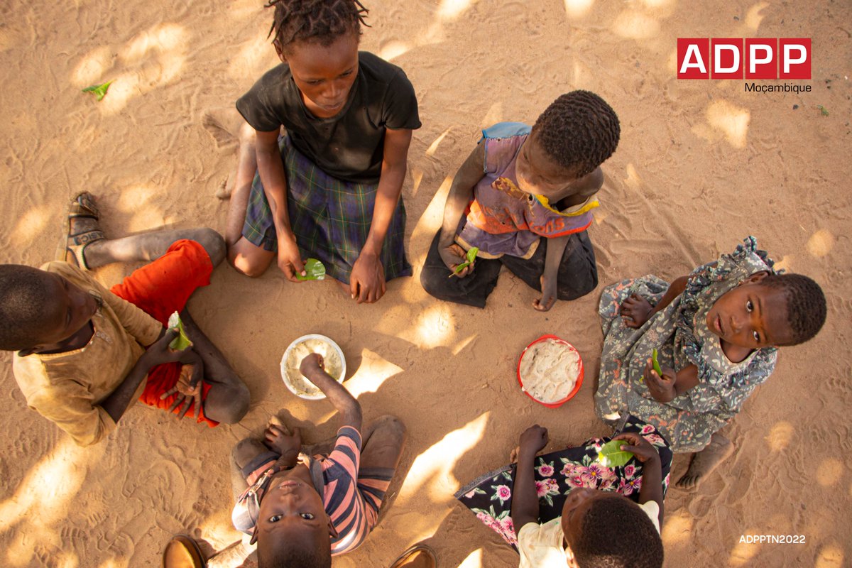 adppmozambique's tweet photo. Os grupos de #Nutrição no projecto #TransformNutrition tem um papel crucial na mudança de mentalidade em relação à #alimentação. Os resultados estão cada vez mais visíveis, as crianças estão cada vez mais saudáveis e #felizes! @USAIDMozambique @HumanaHPP https://t.co/hd2vNd9N2h