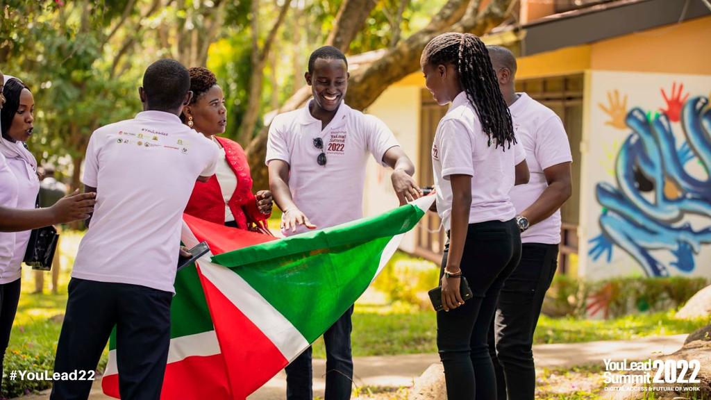 JumuiyaTv's tweet photo. Team #Burundi from the #EACYouthYmbassadors: "We see you🤩 Tag a friend and let them know that they can still join us online" 

#Rwanda
#Kenya
#Uganda
#Tanzania
#Ssoudan
#DRC https://t.co/r6FzDqKtV2