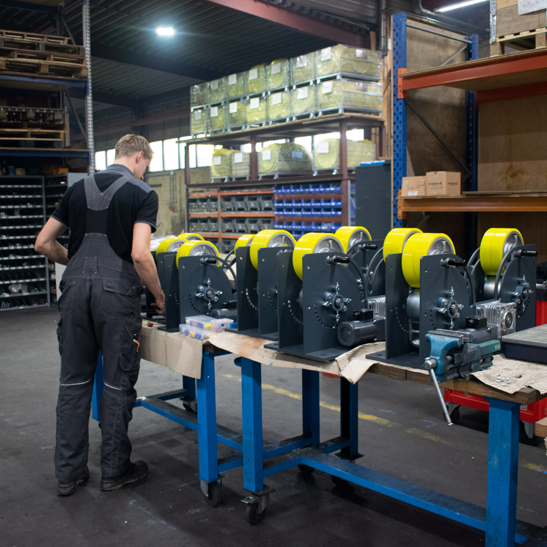 DumetaImpExp's tweet photo. Many lightweight welding rotators in the making! All of these have a capacity of 3t.
The D-DWR series is made in our workshop in Oldenzaal, NL.
https://t.co/otYCePQZnx
#madeinholland #madeinthenetherlands #welding #welder #weldingrotator #weldingrotators #rotate #wip https://t.co/YEExBcQTXV