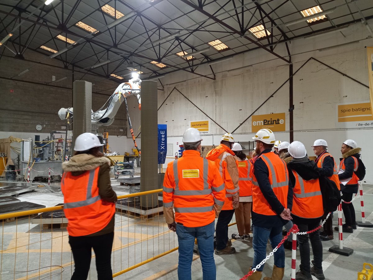 AgenceFPA's tweet photo. Visite presse de l'atelier d'impression additive de @Spiebatignolles sur sa plateforme matériels d'Ollainville (91). 

Avec l'acquisition de sa première tête d'impression 3D, en partenariat avec X-TrEE, @Spiebatignolles devient le premier constructeur imprimeur de France 👏🏼 https://t.co/Y1lWBB6II0