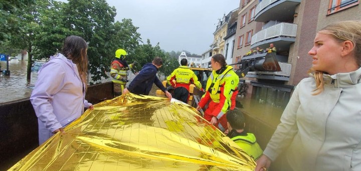 "Informatievoorziening als kritische factor voor het redden en evacueren tijdens overstromingen"
bit.ly/3VSMAGO