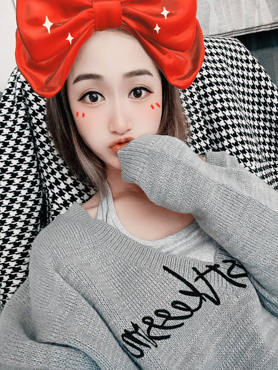 Hanfei0202's tweet photo. 我有個秘密，只想跟你嘴對嘴說。

#TikTok #Ukraine #Taiwanese 
#台灣美女 #台北 
#外拍 #甜美 https://t.co/yV4veK4aTM