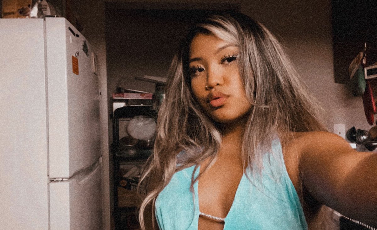 hnlauren's tweet photo. missed yall<3✧‧₊✼˚∗ https://t.co/CklqzYYiHd