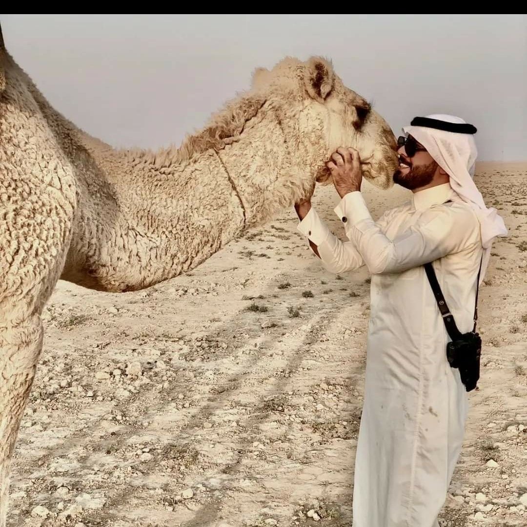 #صورة_ملف_شخصي_جديدة
:والله ان قلبي على الدنيا صبور
شاف منها كل شيء الا الفرح
✍️