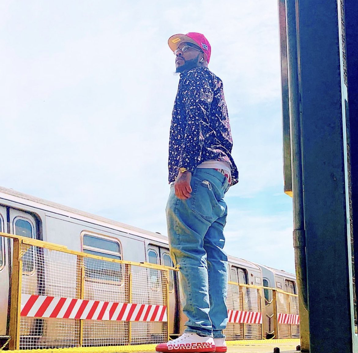 Bedstuybezo's tweet photo. #BedstuyBezo #MrRegularshit #slicy #Brooklyn #Ltrain #Lavoniaave #BurBerry #flyBoy #yellowface  #Smoothcriminal https://t.co/BOFTReHfio