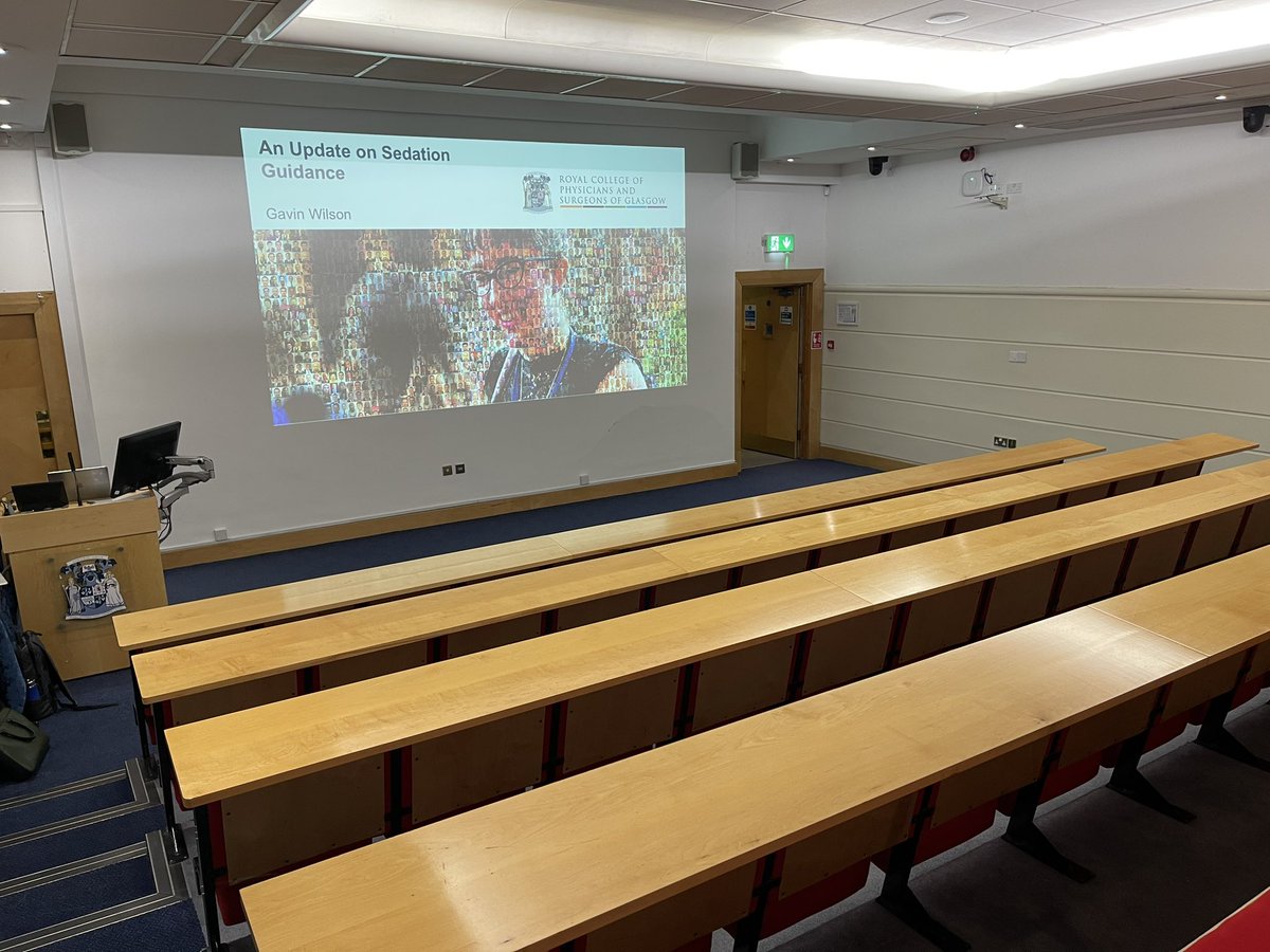 Everything sorted for our first talk of the day. Talking all things sedation. <a href="/rcpsglasgow/">Royal College of Physicians & Surgeons of Glasgow</a> @rjmoore2012 <a href="/VgreigGreig/">Vicki Greig</a> <a href="/oralsurgeonuk/">Imran Suida</a>