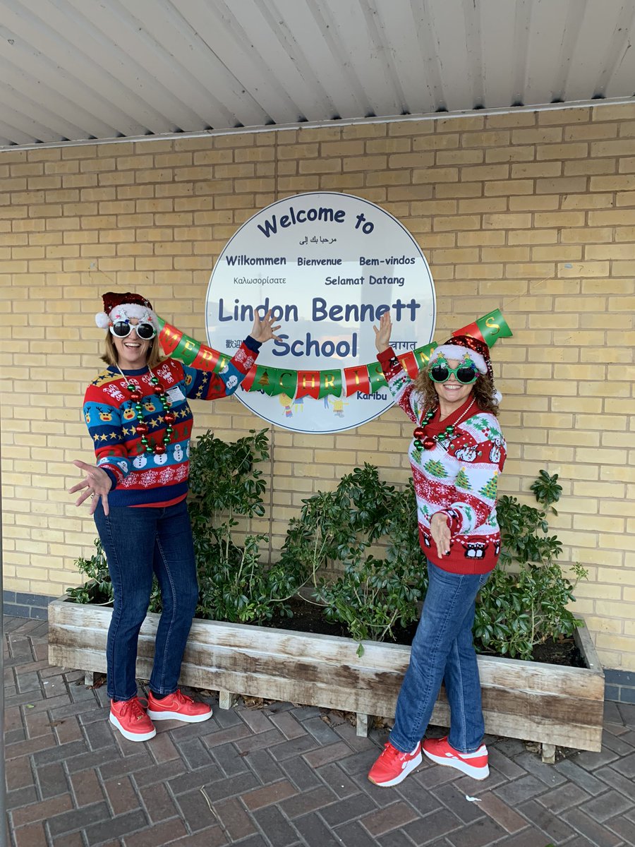 Today the children have a Christmas treat. A performance by “Singing Hands”. A good chance to practice their makaton signs.