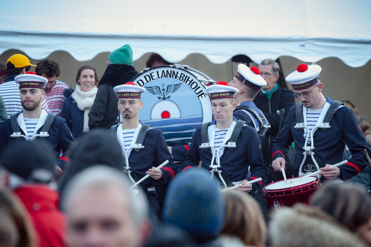 Le_Minor_FR's tweet image. "Johnny Halliday disait « Il n’y a que les montagnes qui ne se rencontrent pas »

voici pourtant rassemblées aujourd’hui 3 légendes bretonnes."

- inauguration du nouvel atelier Le Minor, samedi 10 décembre 2022 -