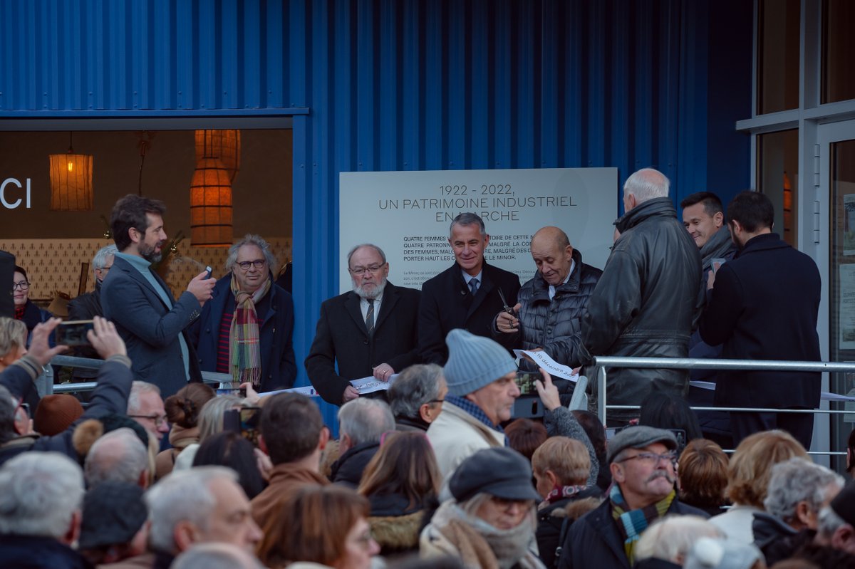 Le_Minor_FR's tweet image. "Johnny Halliday disait « Il n’y a que les montagnes qui ne se rencontrent pas »

voici pourtant rassemblées aujourd’hui 3 légendes bretonnes."

- inauguration du nouvel atelier Le Minor, samedi 10 décembre 2022 -