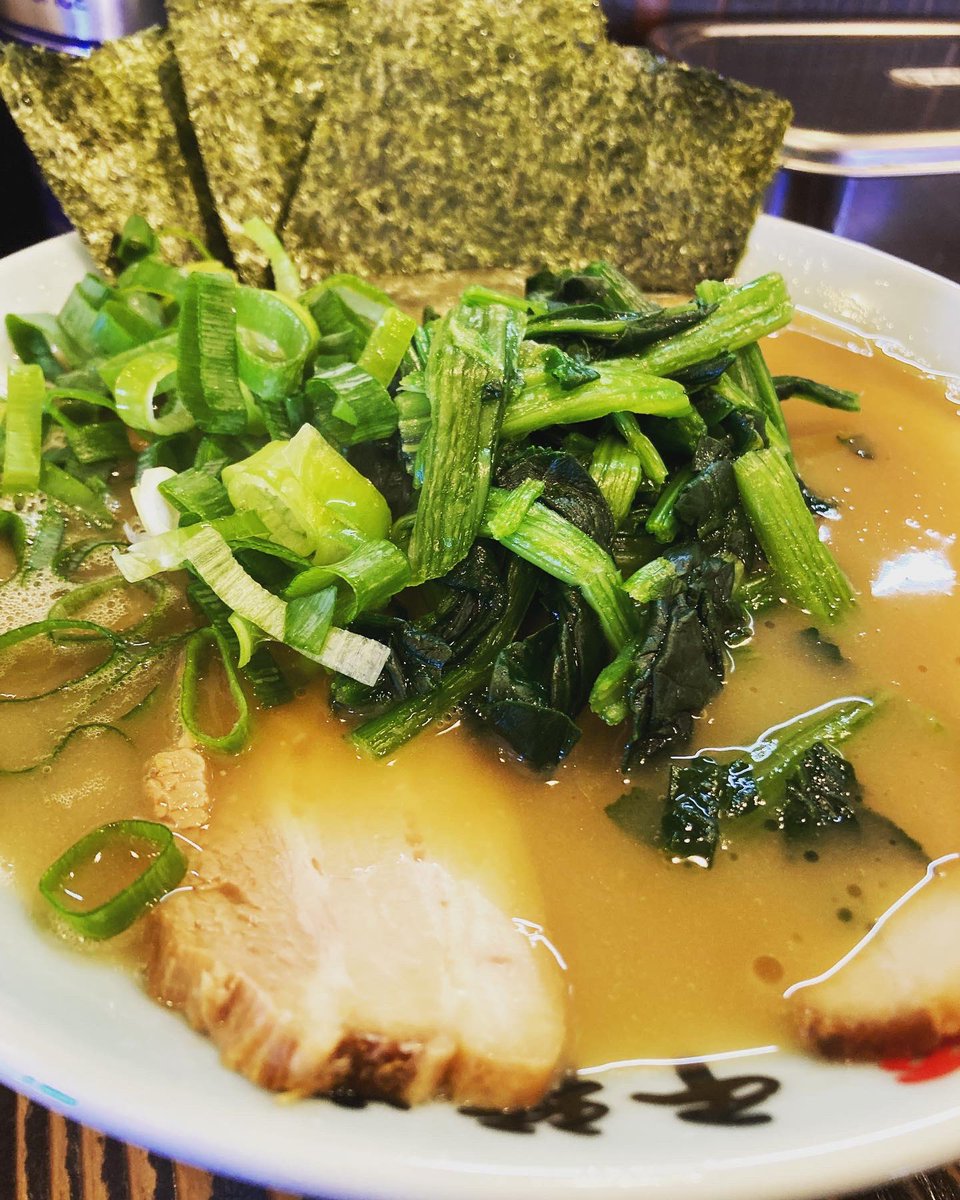 yanoteien's tweet photo. 2022.12.14
千葉市花見川区にて立木の伐採と草刈りでした。
最近控えてましたが、昼はラーメン食べました🍜
お疲れ様でした💪
#矢野庭園 #造園業 #伐採 #柿の木 #ラーメン #家系ラーメン #チャーシューメン #ほうれん草 #現場飯 https://t.co/hoj9a7Cku3