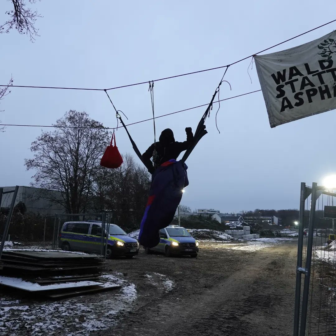 Wir sind noch dar,
komme vorbei 
Location:
50.13354° N, 8.74367° E
Wächtersbacher Straße 88-90, Fechenheim