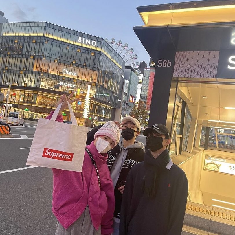 nyumooner's tweet photo. My friends 💓 https://t.co/iMe2ma0vEH