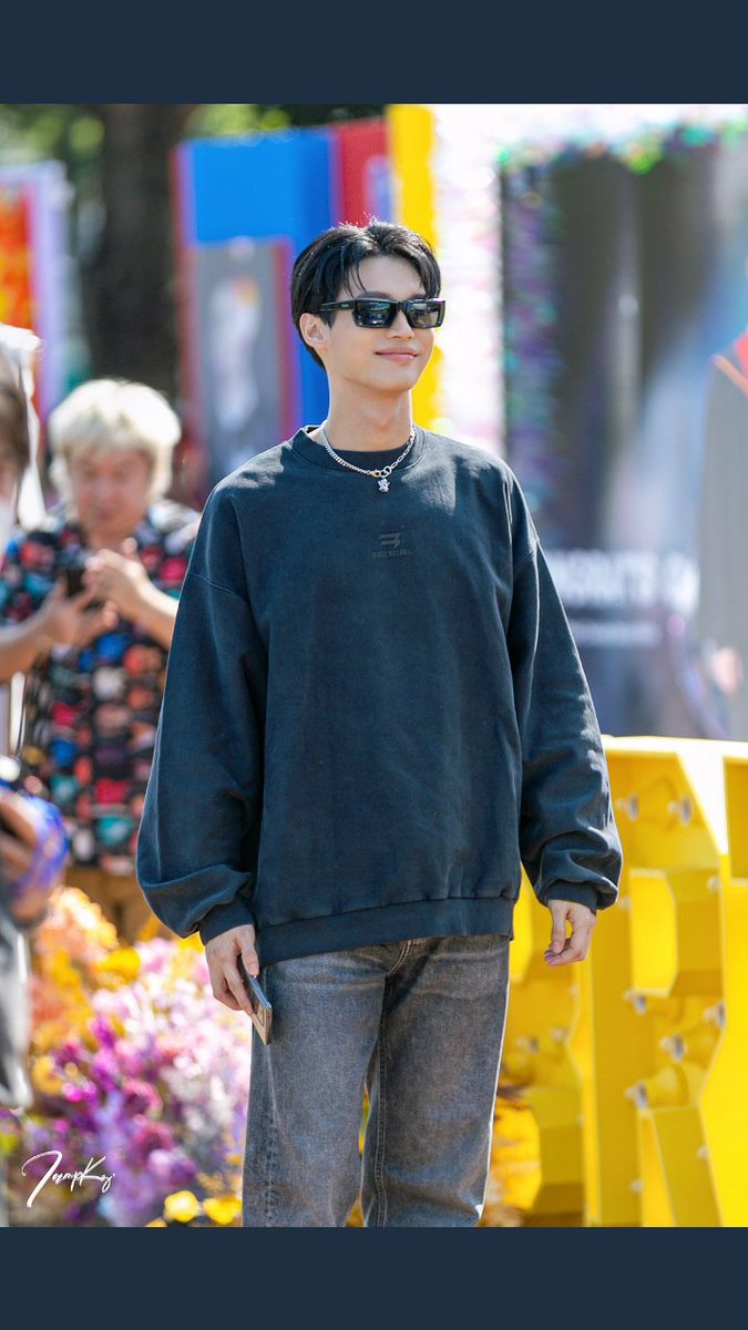 WatineBrightwin's tweet photo. Anak kicik aku siapa yg jagaian 😱 adek gemesh

Tar diculik orang itu luchu gtu 
😭😭😭
#BrightWinConcert 
#ไบร์ทวิน #bbrightvc #winmetawin #brightwin
#BrightGraduate https://t.co/Pa99nbMuSV