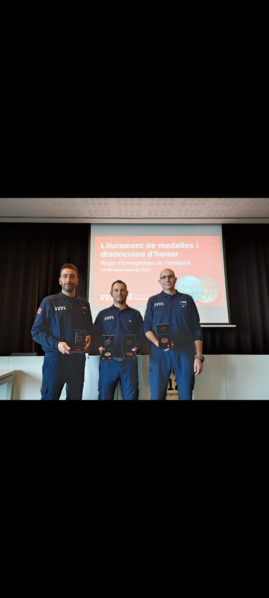 fornes_s's tweet photo. Avui medalles per els Anys de serveis prestats com a Bombers Voluntaris de Sarral, 20, 25 anys.Un orgull per tot el Parc, Moltes Felicitats https://t.co/wjpae85pEv