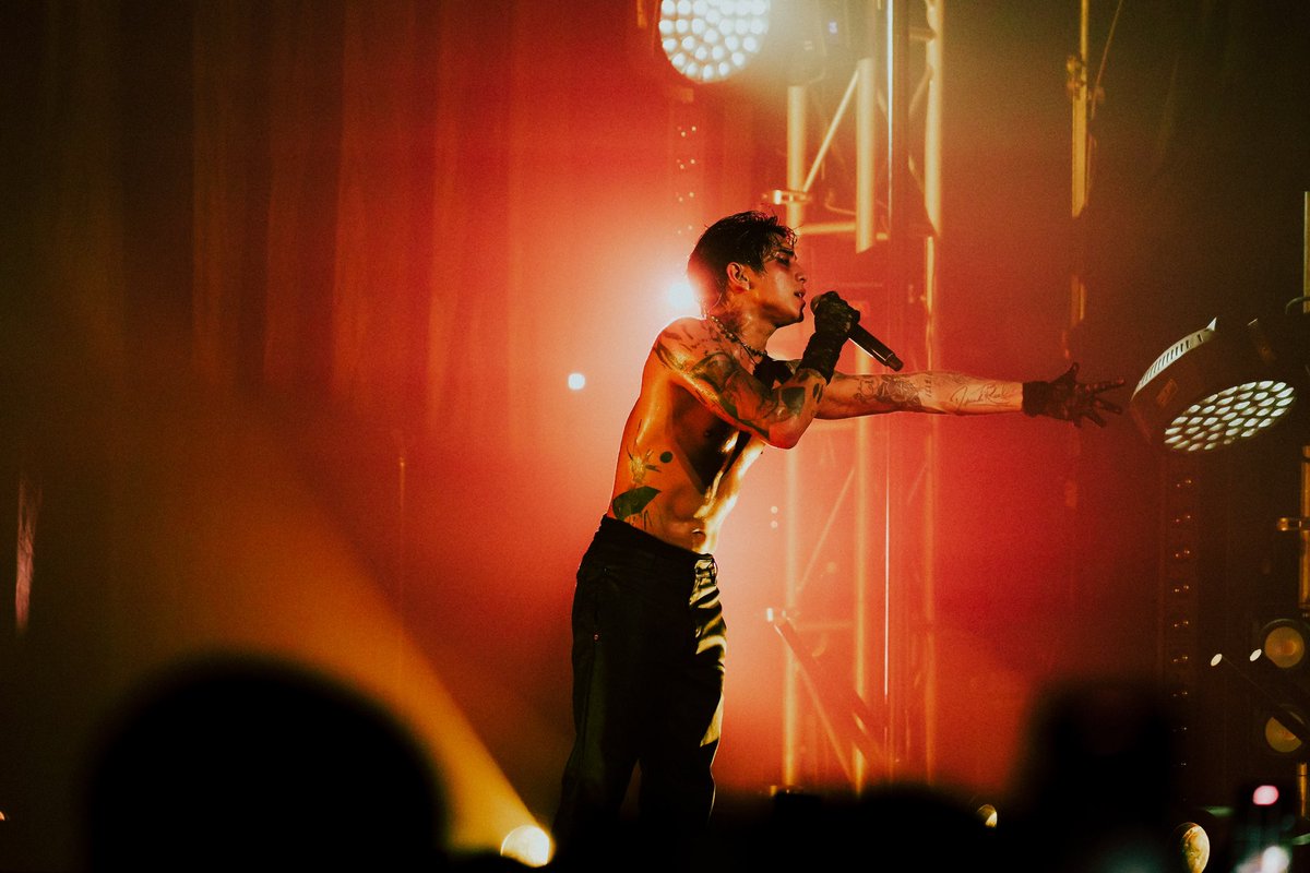 our heart’s still set on #DPRMANILA 💘

check out the highlights of #DPR’s  show in Manila last November 30! 💥