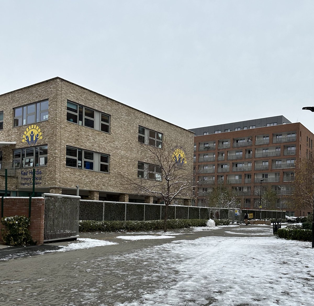 I had a fab time with some incredibly knowledgeable #year6 children learning about the heart and circulatory system this week - definitely worth braving the snow, ice and train strikes! 🫀<a href="/KeirHardiePS/">Keir Hardie Primary School</a>