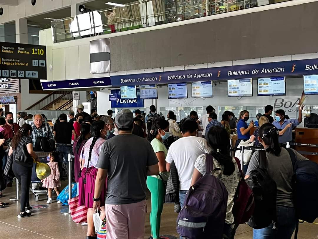 #Bolivia 🇧🇴👇
Esta es la única porquería de aerolínea tenemos los bolivianos, un monopolio q la izquierda maneja a su gusto, miles de quejas al servicio al cliente, que van al tacho, sin tener ninguna alternativa.
Aerolínea <a href="/BoABolivia/">BoABolivia</a> es certificada con 2 estrella, pésima! #BoA