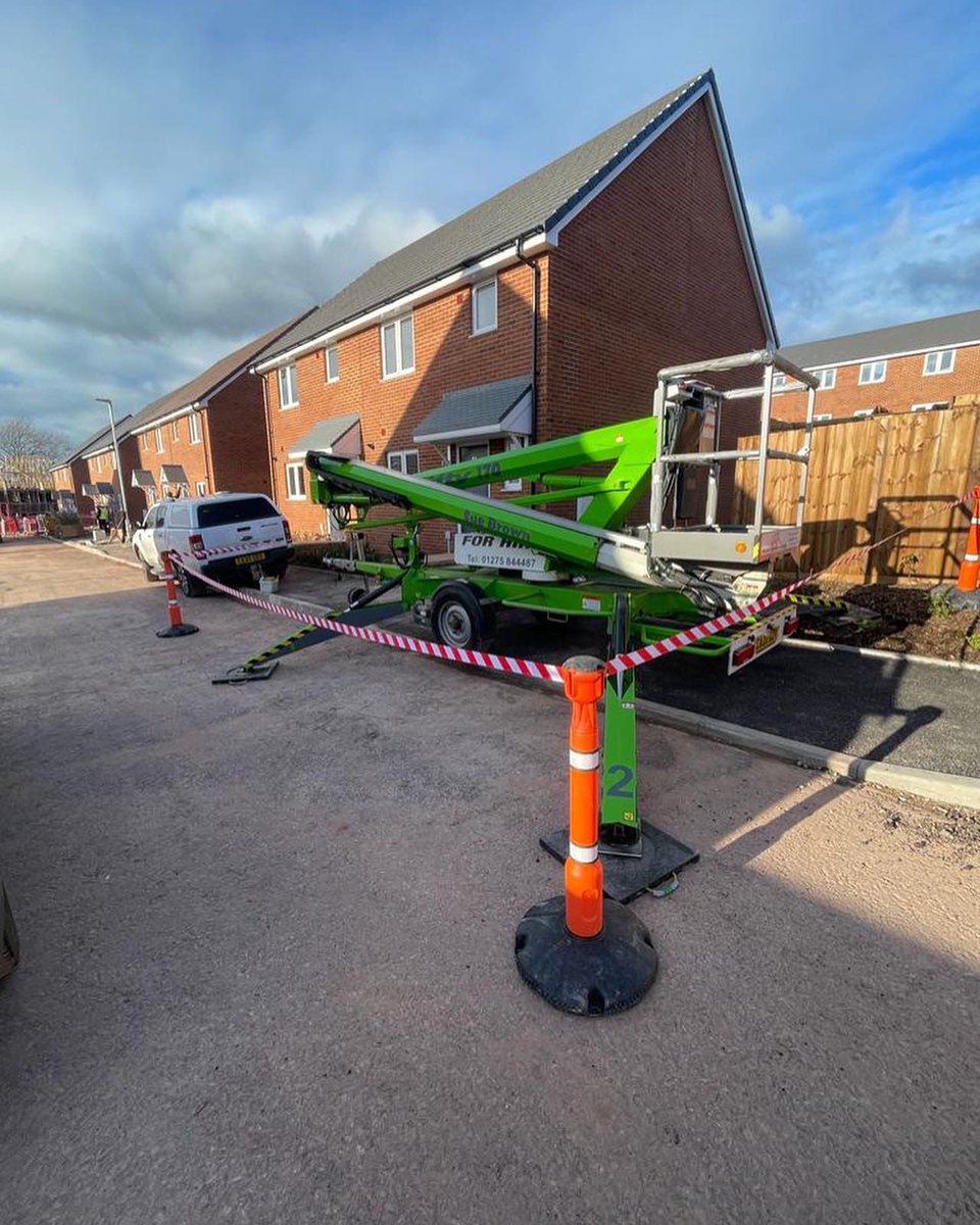 FutureMastics's tweet photo. Our battery powered eco-friendly company cherry picker and operator helping out on site in Lydney. #cherrypicker #cherrypickerhire #accesshire #access #spiderlift #safeaccess #cherrypickerandoperator #spiderlift #ipaf #niftylift #workplatforms #highlevelaccess #accesshire #Lydney https://t.co/MA2FJqekHK