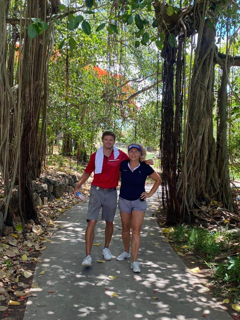 GolfChannel_PL's tweet photo. #TeamGradi ładuje 🔋 w mauritiuskiej 🌳 dżungli. #GoGradi! 
@gradi_gradecki zadebiutuje w  @AfrAsiaMRUOpen. Transmisje: czwartek i piątek od 11.30, w weekend od 10.30. 
📷 Krzysztof Gradecki
Przypominamy występ Gradeusza w Big Green 🥚.
https://t.co/pZijJUSR0Q
#GolfChannelPolska https://t.co/I6asv8eLfF