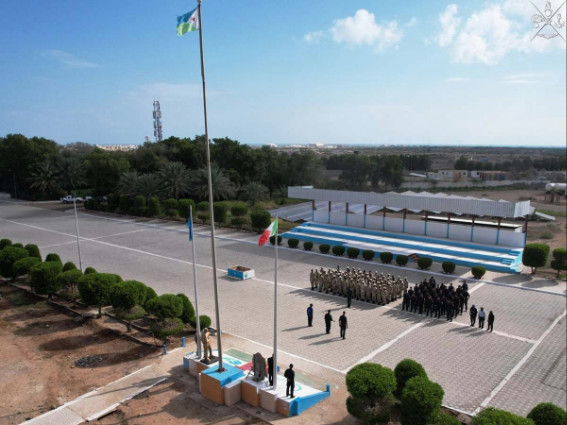 SM_Difesa's tweet photo. Dopo 12 settimane di intenso addestramento alle Polizie somale e gibutiane, i #Carabinieri terminano la missione #MIADIT 17
Dal 2013 l’Arma dei @_Carabinieri_  ha addestrato in #Somalia oltre 6500 operatori di Polizia

➡https://t.co/XzBlNWxAW3

#ForzeArmate🇮🇹
#UnaForzaperIlPaese https://t.co/U8ZXVhcapx