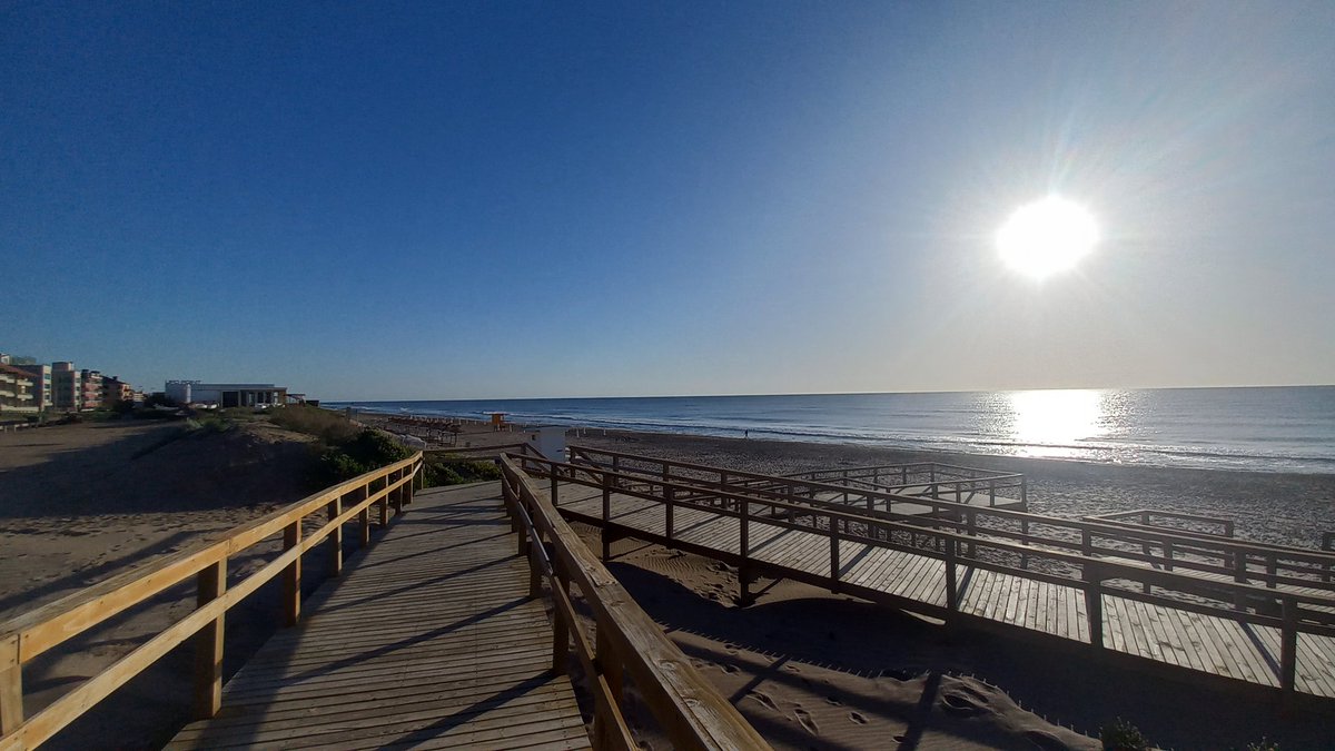 hcarq's tweet photo. Día 14. Diciembre. Acá por #UFOPoint #Pinamar. https://t.co/qRRlN7wlVx