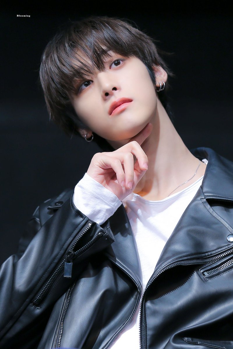 yongha_source's tweet photo. his eyes 🥺 https://t.co/zCx8hPWHj4