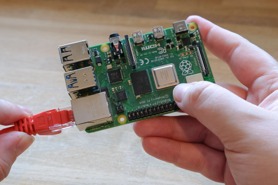 N5Dave's tweet photo. Setting Up Your Raspberry Pi https://t.co/vSZCxZvl0s There will be lots of computers given as gifts this festive season and some of them will be the cool, stylish and retro Raspberry Pi computers. #RaspberryPi #Computer #Pi #RaspberryPiComputer #RaspberryPiSetUp https://t.co/SGyahaK0Kq