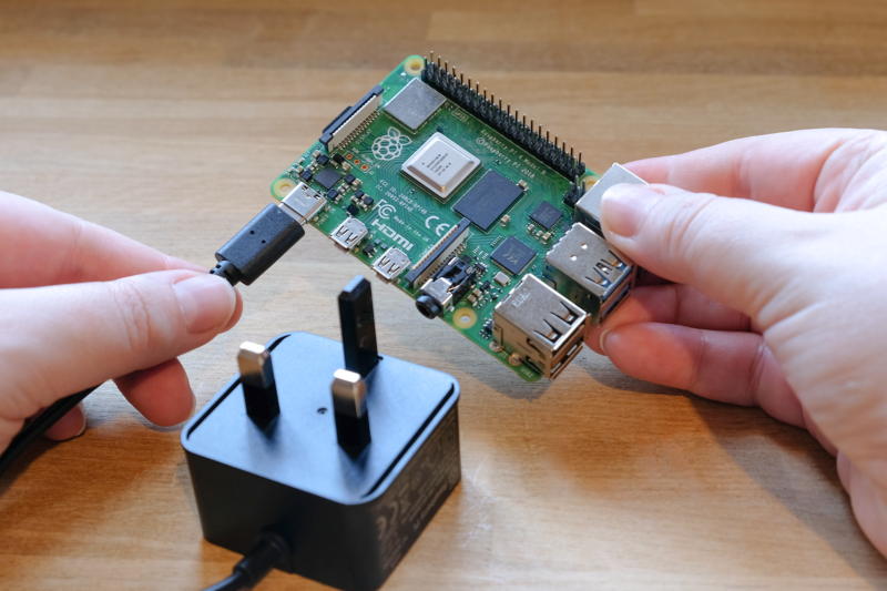 N5Dave's tweet photo. Setting Up Your Raspberry Pi https://t.co/vSZCxZvl0s There will be lots of computers given as gifts this festive season and some of them will be the cool, stylish and retro Raspberry Pi computers. #RaspberryPi #Computer #Pi #RaspberryPiComputer #RaspberryPiSetUp https://t.co/SGyahaK0Kq