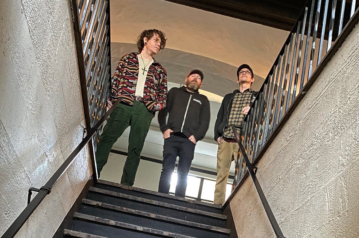 NEW MUSIC DISCOVERY - 14.12.22 ft. <a href="/Koalra2/">Koalra</a> <a href="/DasKope/">Das Kope</a> <a href="/PtrckBrry/">Patrick Barry</a> <a href="/SnowfishBand/">Snowfish</a> @AngelhoodMusic... mysticsons.com/article/new-mu…