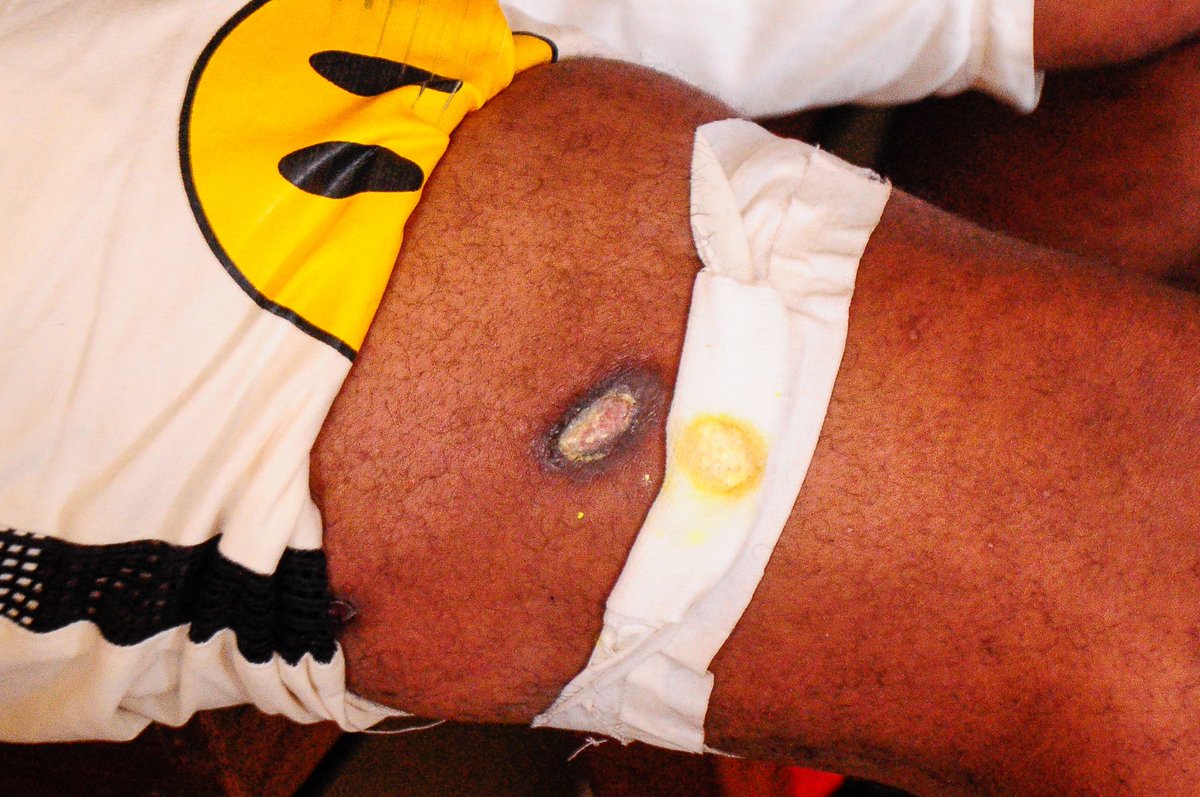 DavidLRubongoya's tweet image. The Magistrates Court at Mengo has granted bail to comrade Kavuma Jamushid and 3 others! They were abducted 5th Nov and kept under incommunicado detention for 32 days till they were dumped at police &amp;amp; charged with damaging the drone in which they were taken!#BringBackOurPeople