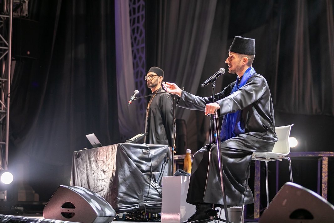 Offendum's tweet photo. The #LittleSyria gang went out w/ a bang! 🎆 1000 thanks to @QF for giving us the opportunity to perform at the #DreeshaFestival on our final night in #Doha. 🇶🇦 What a beautifully epic way to close out this unforgettable @FIFAWorldCup experience. 🪬 #Sinsyrianly — #OmarOffendum. https://t.co/HJroYqgJ94