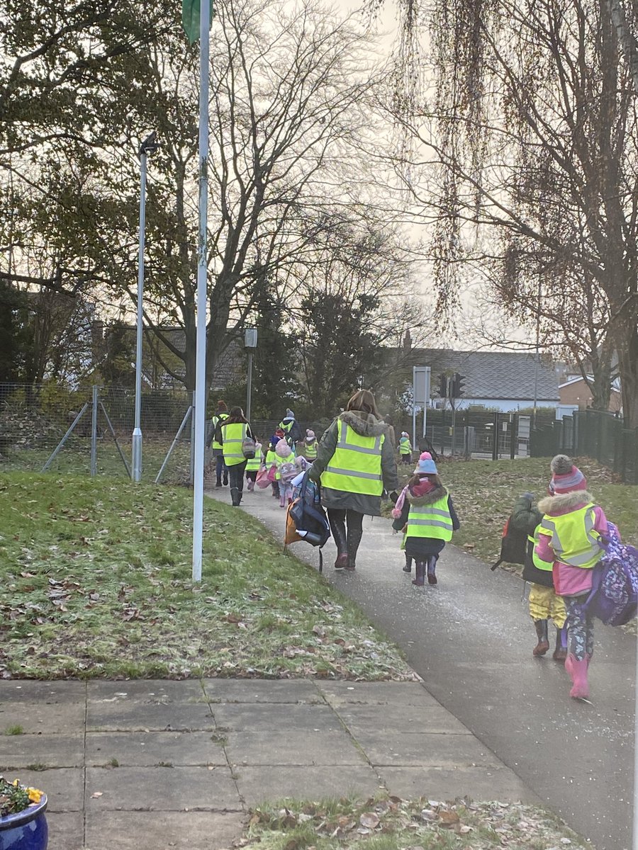 🎅🎄And they’re off! Reception have gone to Smart Trees for their lovely Christmas trip. Have fun and good luck finding Father Christmas! 🎅🎄