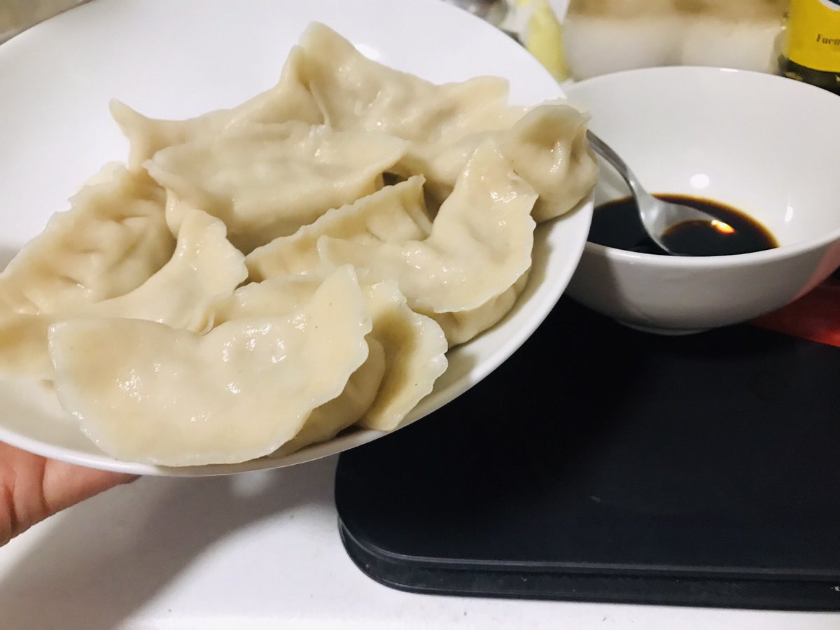 wuhaihong2018's tweet photo. Las primeras #empanadillaschinas #饺子 🥟de otoño-invierno. He querido usar para el relleno la carne picada de cerdo con la #colchina #大白菜🥬 de la temporada @WenzhouSuper . Para la masa, sí, he usado como habitualmente la harina tradicional @harinazamorana @tierradesabor . https://t.co/fAWeqD9ZLI