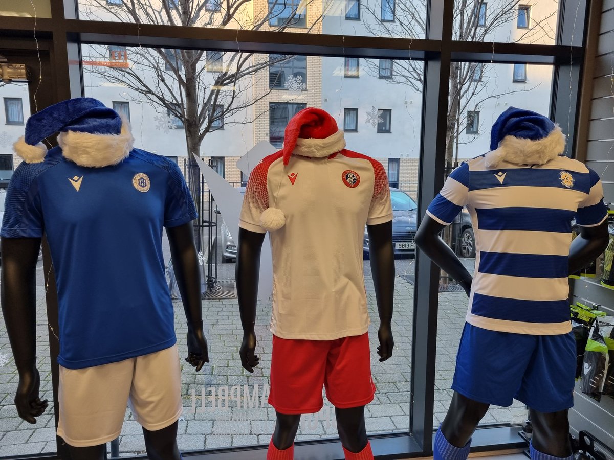 It's feeling festive at Macron Edinburgh🎄❄️