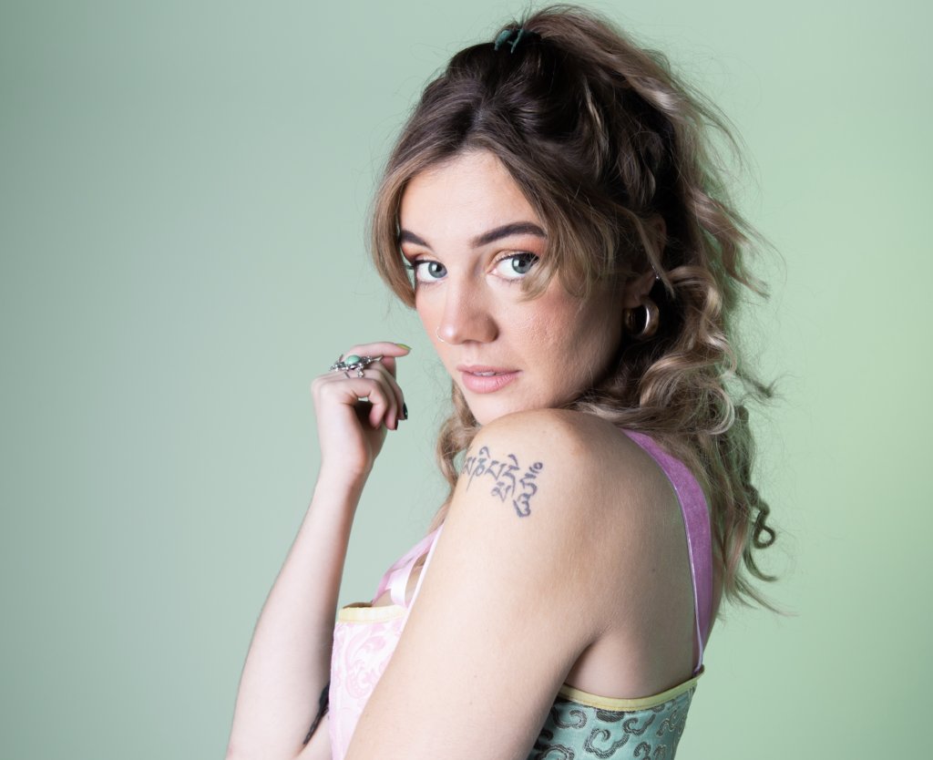 A round-up of our favourite fresh finds this winter 🧊

Your essential winter warmers — Featuring tracks by <a href="/mali_haf/">Mali Hâf</a>, @dansugercrd, <a href="/edenmaimusic/">EDEN MAI</a>, <a href="/ydail_/">Y Dail</a>, <a href="/gwenno_morgan/">Gwenno Morgan</a> + more. 

Jump in here → klustmusic.com/hafan-home/a-r…