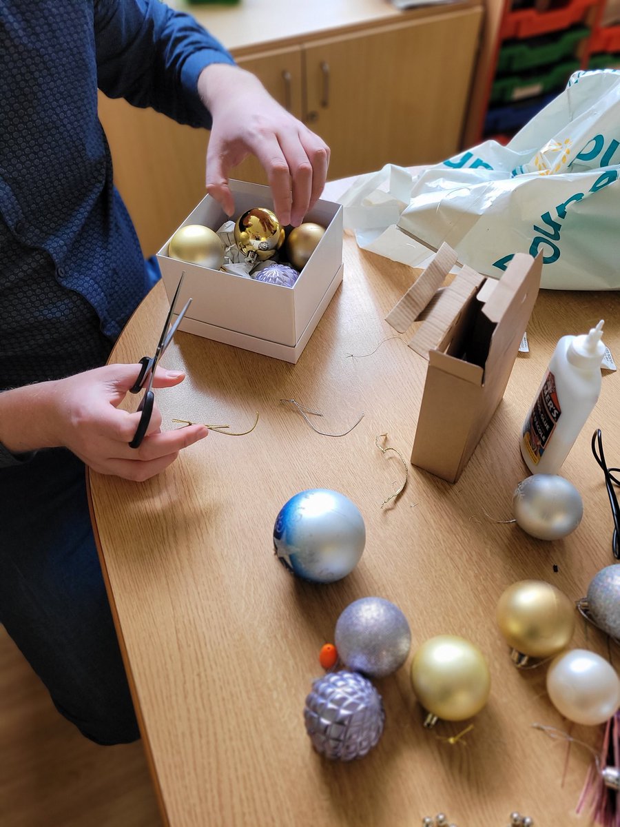 mount_unit's tweet photo. Can you beleive these table decorations for our dining room only cost £1 each to make? We used recycled materials from the unit and the boxes from poundland 😁 #recycle #activitiy #getcrafty https://t.co/TbE4XZyfqy