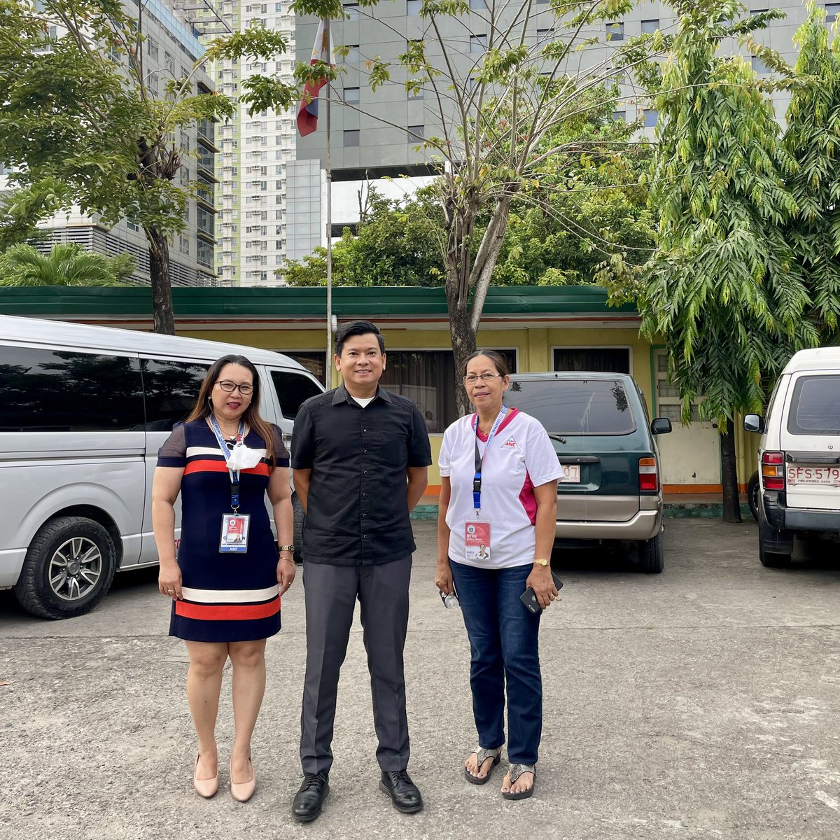 kris_ablan's tweet photo. Dropped by DepEd’s Applied Nutrition Center in Banilad, Cebu. Here with ma’am Ida of RO-VII and ma’am Myrna of ANC.
#DepEdAdmin #DepEdproperty #DepEdonthego https://t.co/wdcmD4QkAO