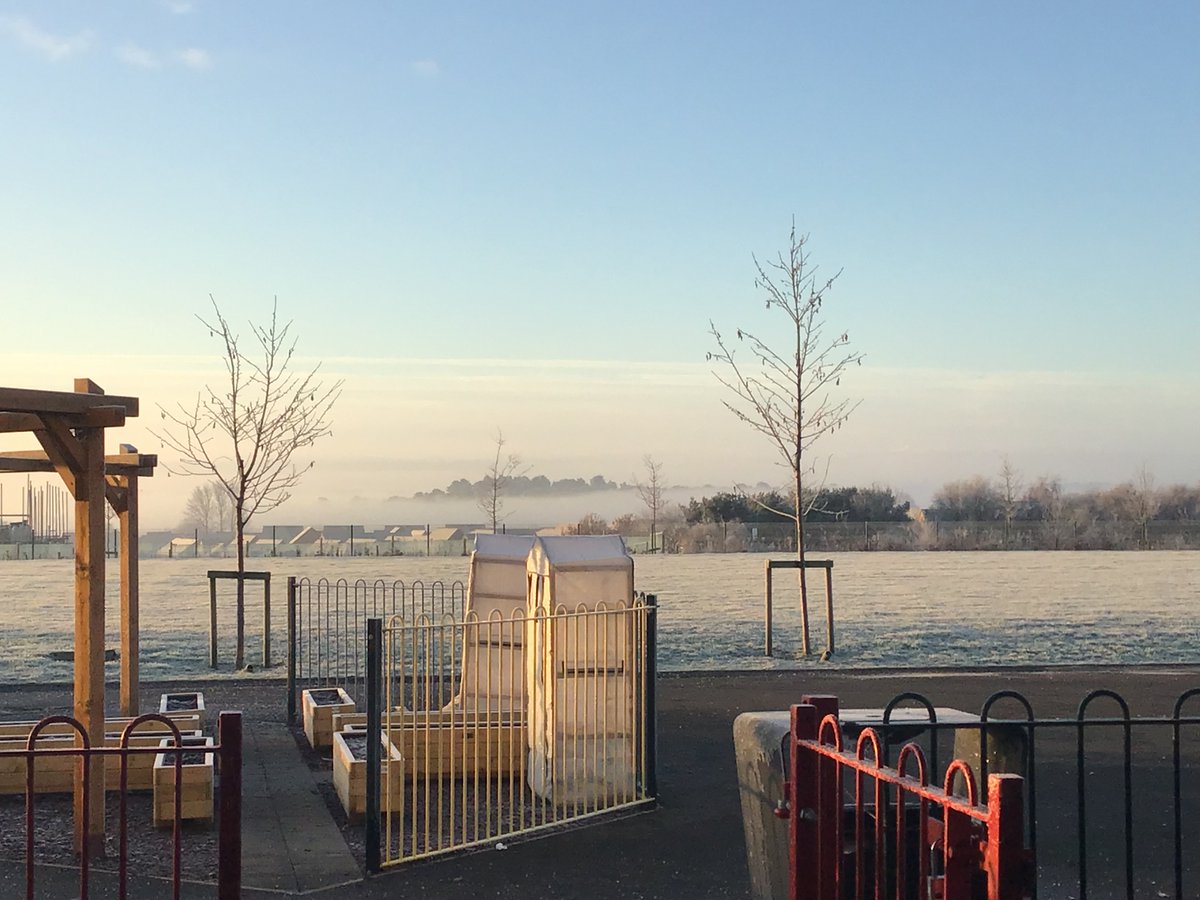 MrsEdwards20087's tweet photo. Its -7 degrees, but when you get to work and this is the picture your greeted with ๐โ๏ธ #itsacoldone https://t.co/2F6Zp4HWMQ