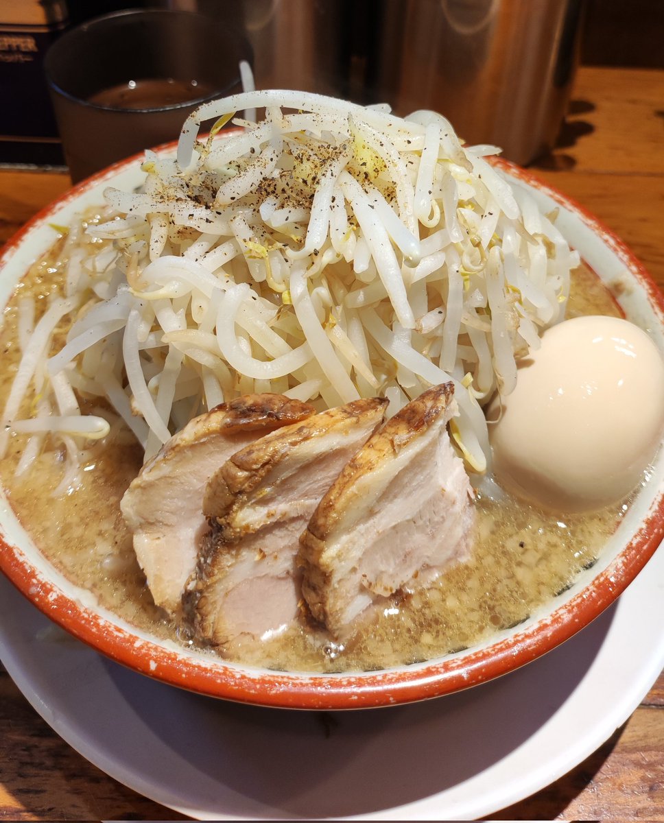 らーめん バリ男 小ラーメン200g 味玉＋ヤサイ増🥬 ﾁｬｰｼｭｰﾄﾛﾄﾛ🐷 🍜累計117杯目